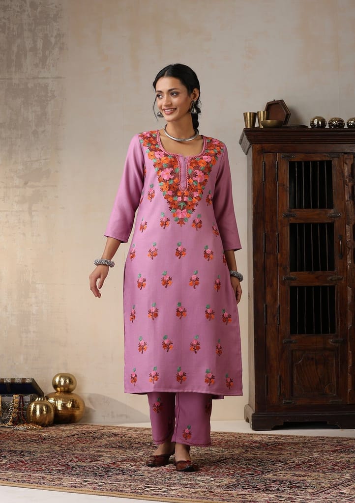 HOC Crafts Woollen Aari Embroidered Solid Women's 2 PC Long Kurta Set - Lavender