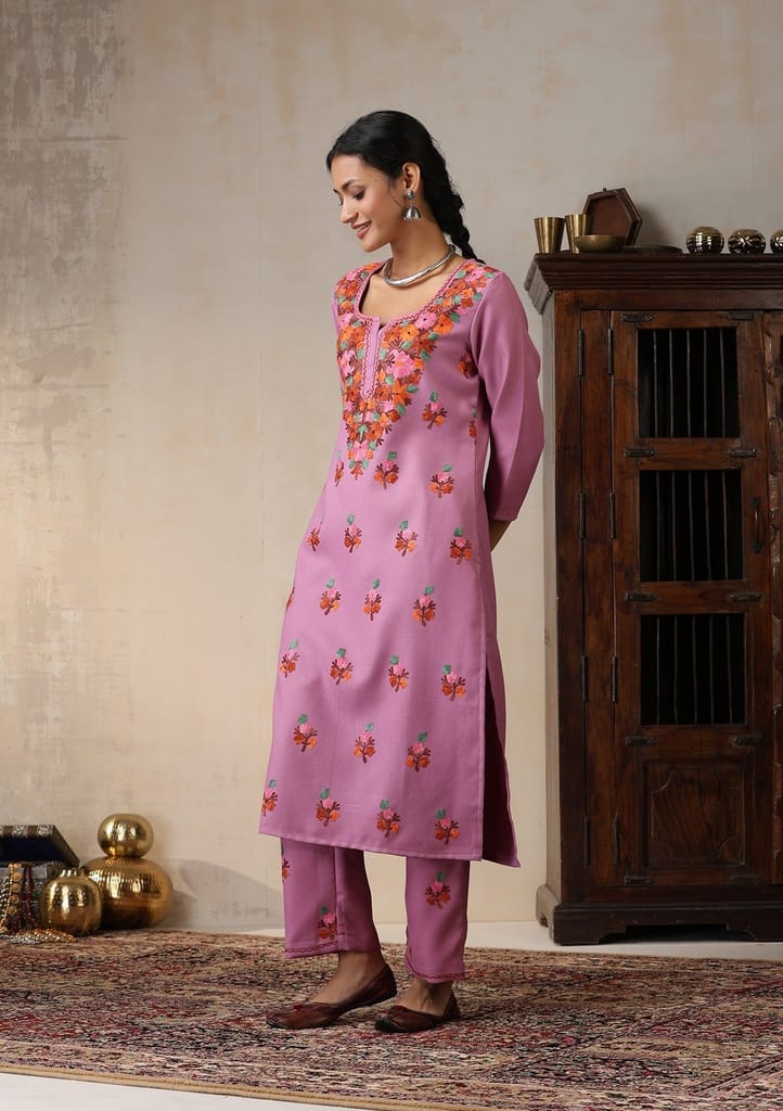 HOC Crafts Woollen Aari Embroidered Solid Women's 2 PC Long Kurta Set - Lavender