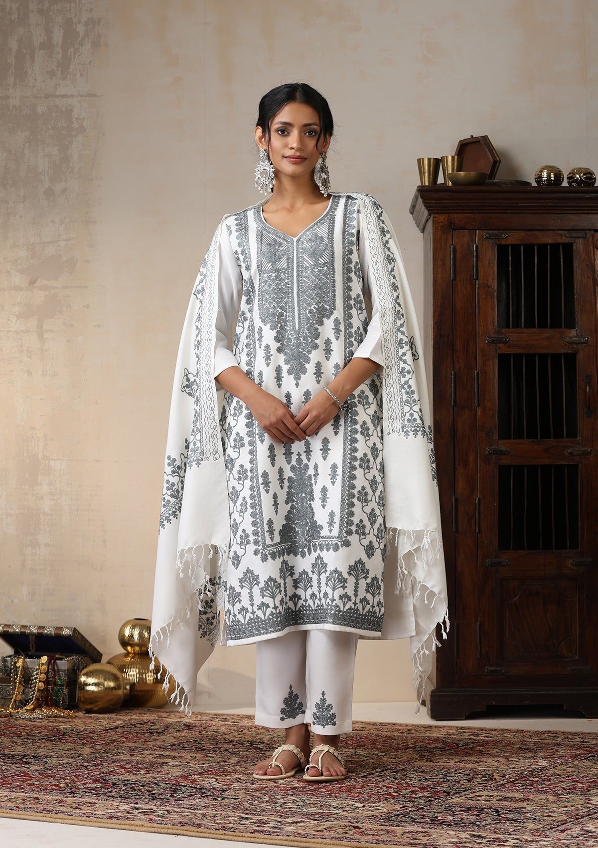 HOC Crafts Woollen Aari Embroidered Solid Women's 3 PC Long Kurta Set with Dupatta - White