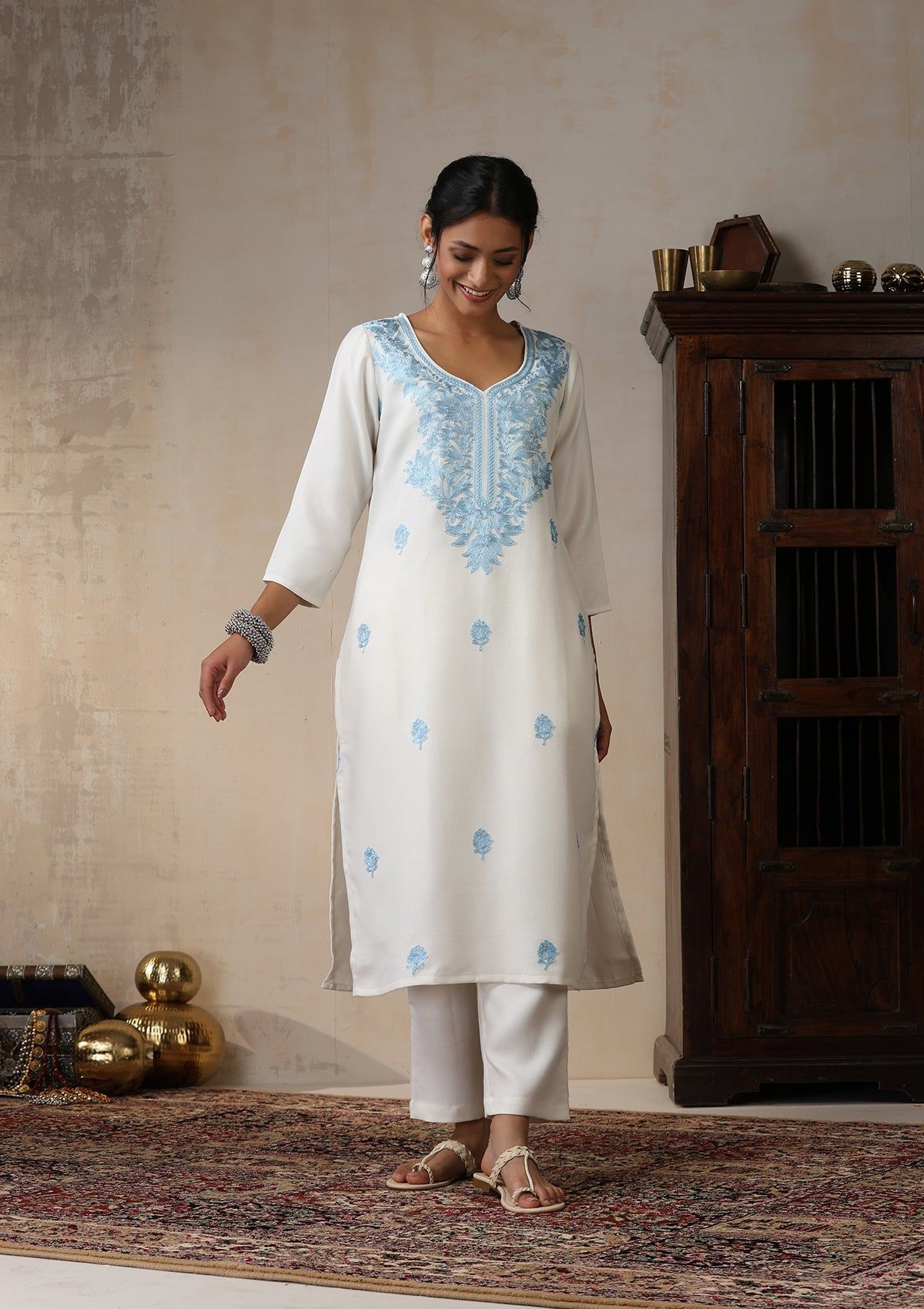 HOC Crafts Woollen Aari Embroidered Solid Women's 2 PC Long Kurta Set - White