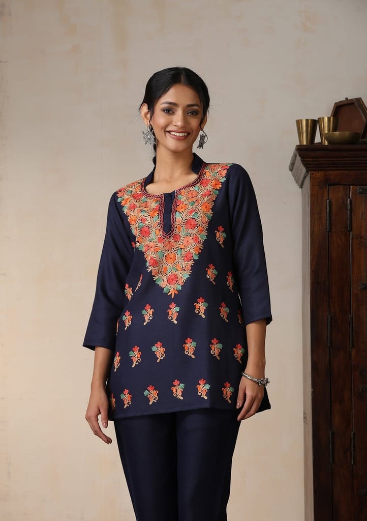 HOC Crafts Woollen Aari Embroidered Solid Women's 2 PC Short Kurta Set - Blue