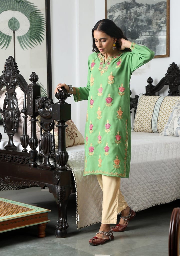HOC Crafts Aari Embroidered Cotton Solid Women's Long Kurta - Green