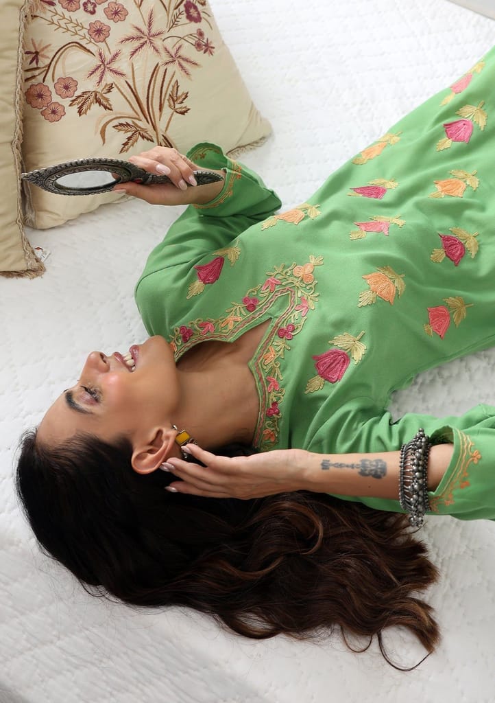 HOC Crafts Aari Embroidered Cotton Solid Women's Long Kurta - Green