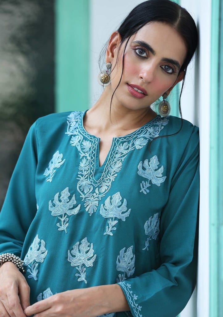 HOC Crafts Aari Embroidered Cotton Solid Women's Long Kurta - Green