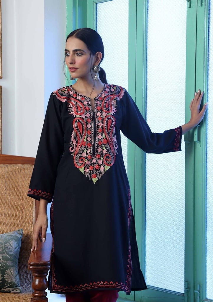 HOC Crafts Aari Embroidered Cotton Solid Women's Long Kurta - Black