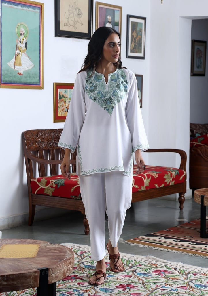 HOC Crafts Aari Embroidered Cotton Solid Women's Short Kurta - White