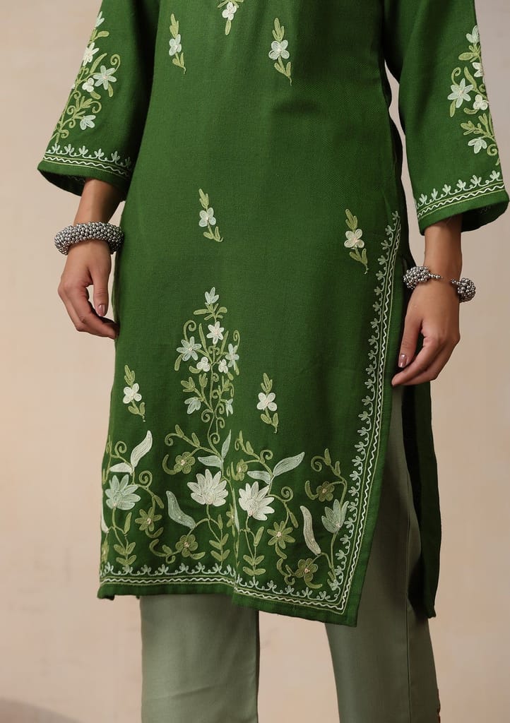 HOC Crafts Aari Embroidered Woollen Solid Women's Long Kurta -Green