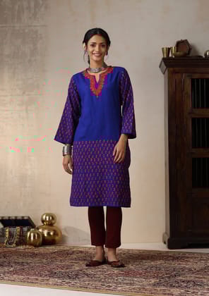 HOC Crafts Aari Embroidered Woollen Solid Women's Long Kurta - Royal Blue