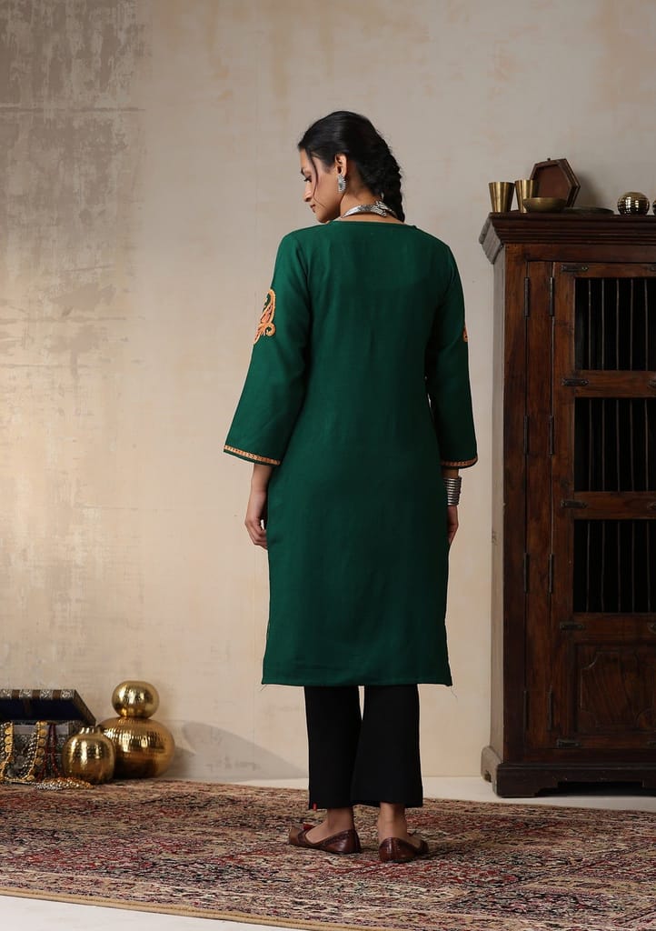 HOC Crafts Aari Embroidered Woollen Solid Women's Long Kurta - Green