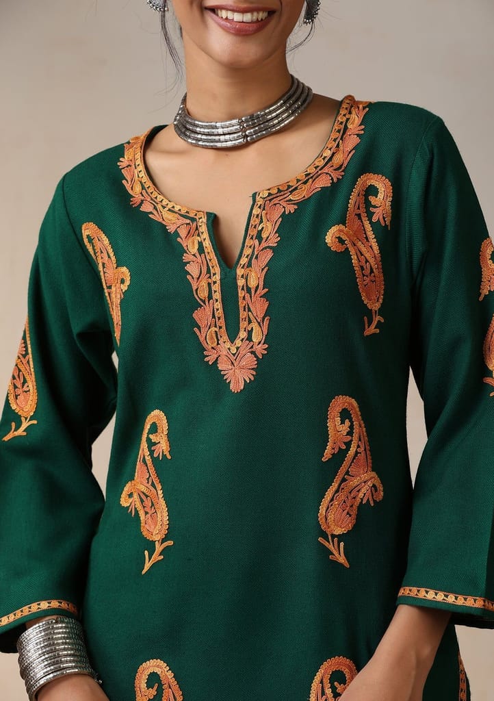 HOC Crafts Aari Embroidered Woollen Solid Women's Long Kurta - Green