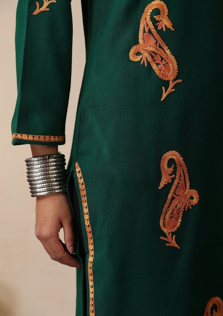 HOC Crafts Aari Embroidered Woollen Solid Women's Long Kurta - Green