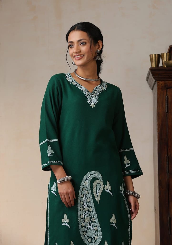 HOC Crafts Aari Embroidered Woollen Solid Women's Long Kurta - Green