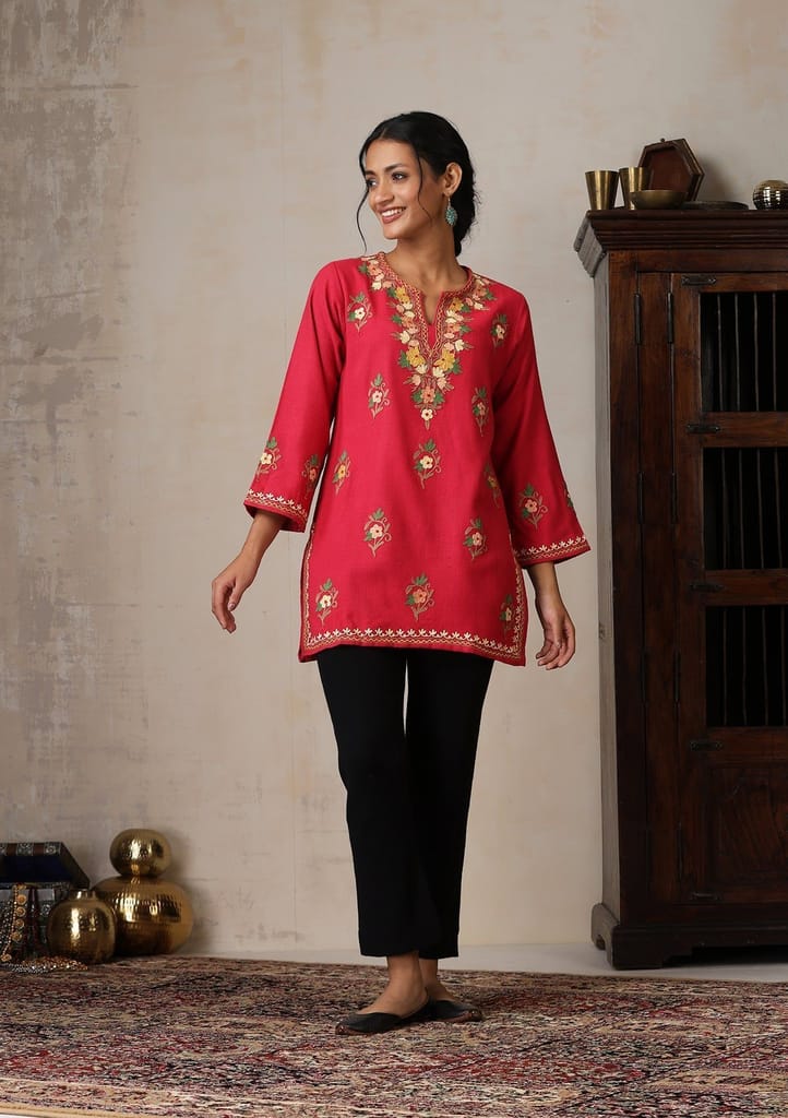 HOC Crafts Aari Embroidered Woollen Solid Women's Short Kurta - Pink
