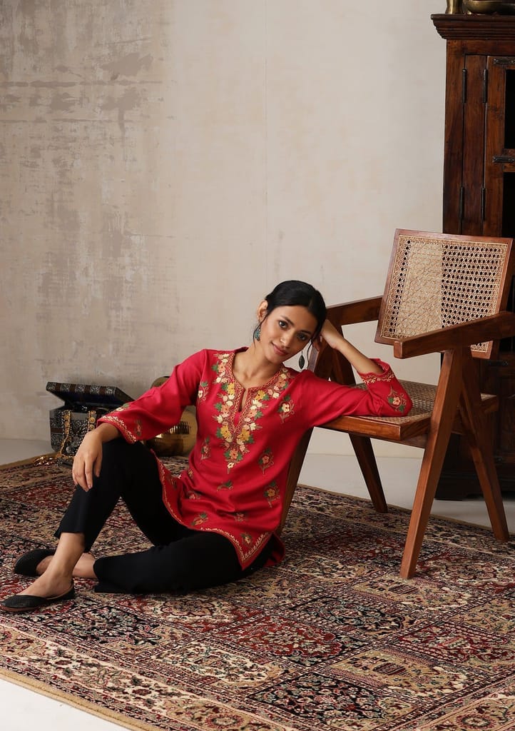 HOC Crafts Aari Embroidered Woollen Solid Women's Short Kurta - Pink