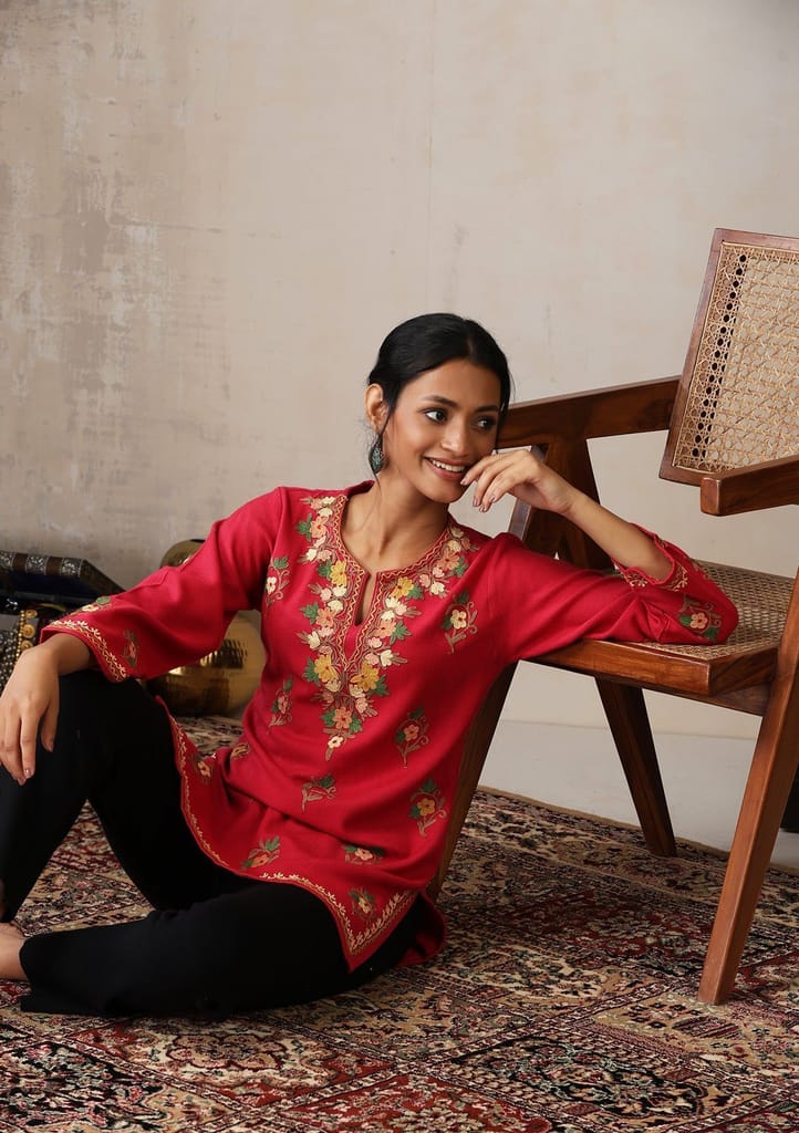 HOC Crafts Aari Embroidered Woollen Solid Women's Short Kurta - Pink