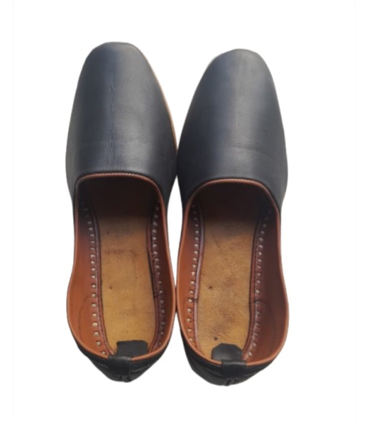 Black Leather Slip-On Jutti with Embroidered Detailing