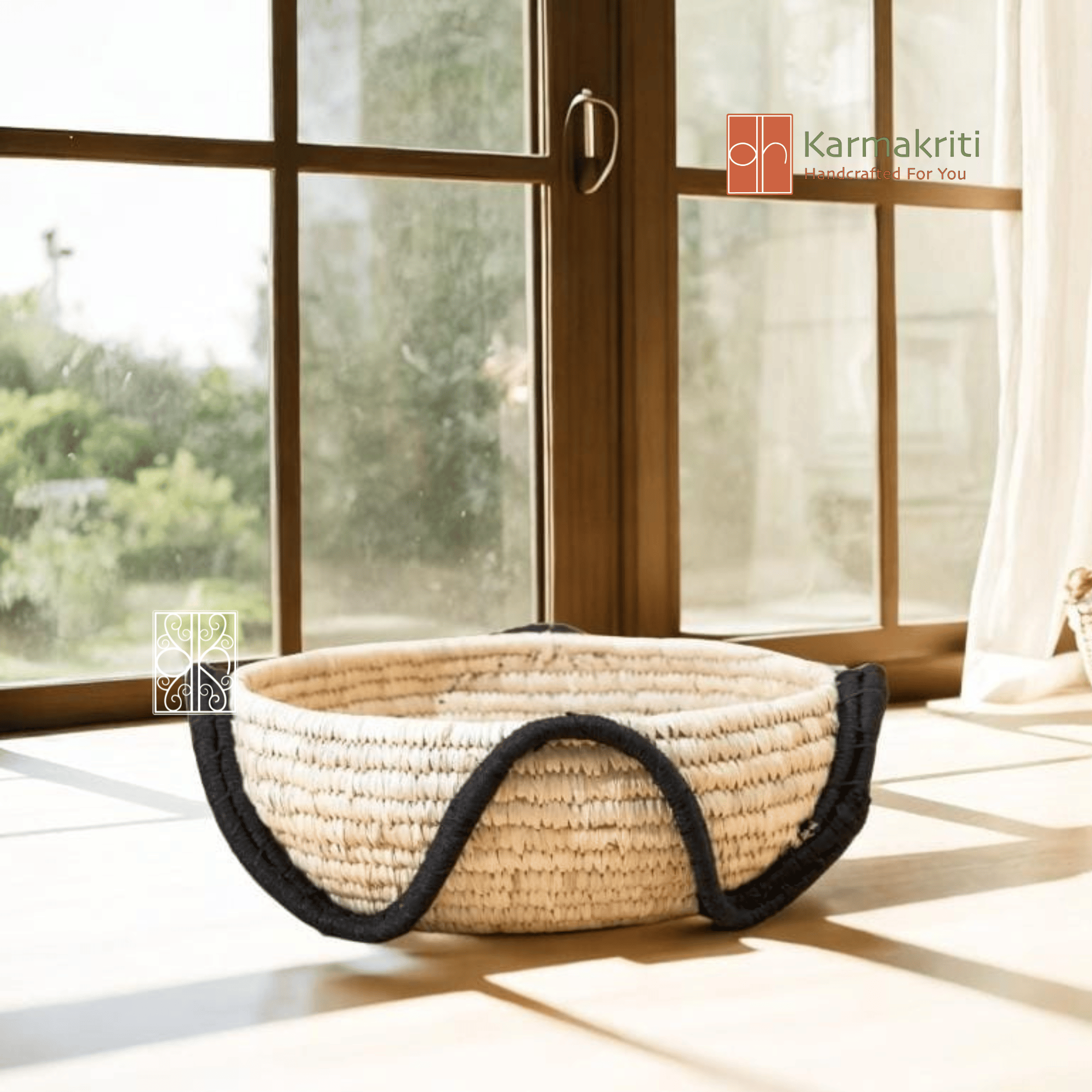 Dried Palm Leaves Coffee Table Organiser