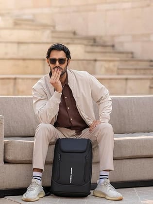 FUR JADEN Pro Series Smart Tech Anti-Theft Laptop Backpack