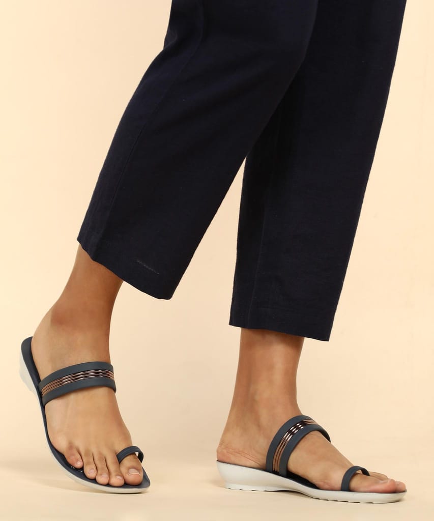Modern Women Paragon Women Everyday Sandals | Latest Style | Comfortable Cushioned Sole for Dail