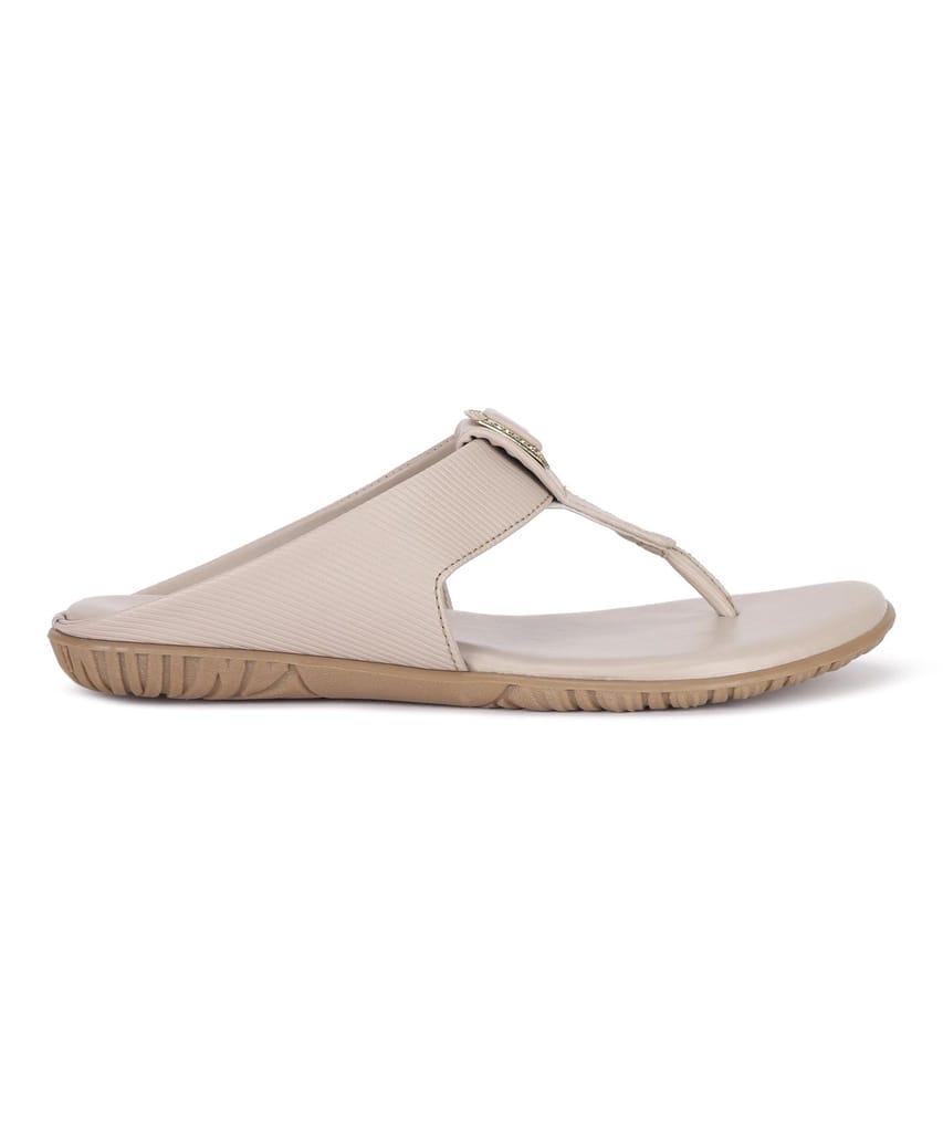 Top Women Paragon Stylish, Lightweight Dailywear Casual Sandals for Women 2025 at ShopCircuit | 