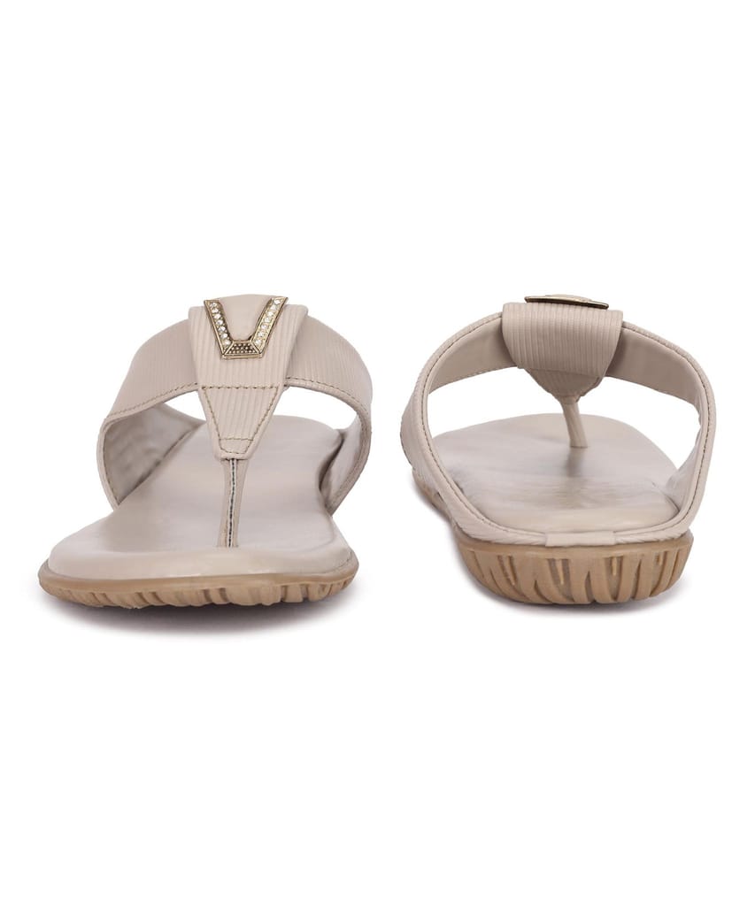Top Women Paragon Stylish, Lightweight Dailywear Casual Sandals for Women 2025 at ShopCircuit | 