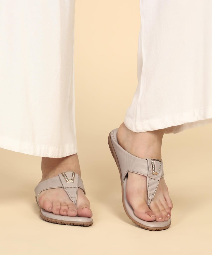 Top Women Paragon Stylish, Lightweight Dailywear Casual Sandals for Women 2025 at ShopCircuit | 