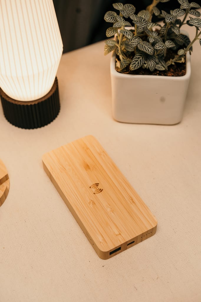 Wangari Aspen QI 10000mAh power bank with 15W Wireless Charger