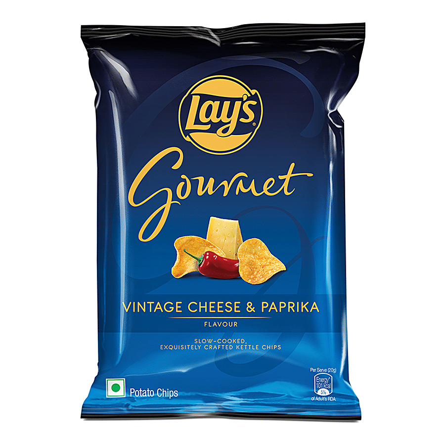 Lays Gourmet Kettle Chips, Vintage Cheese & Paprika Flavour, Premium Slow, Cooked Potato Chips, 80 G