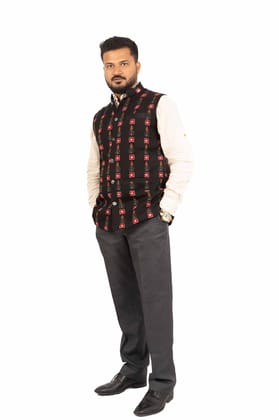 GHL � GUENDICHA HAAT LLP Sambalpuri Certified Handloom Men's Pure Cotton Modi Jacket GHL � GUENDICHA HAAT LLP Sambalpuri Certified Handloom Men's Pure Cotton Modi Jacket