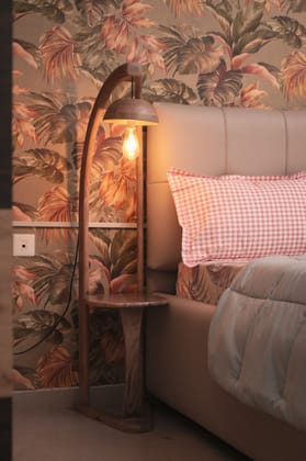 FlexiEdge Solid wood Side lamp Table