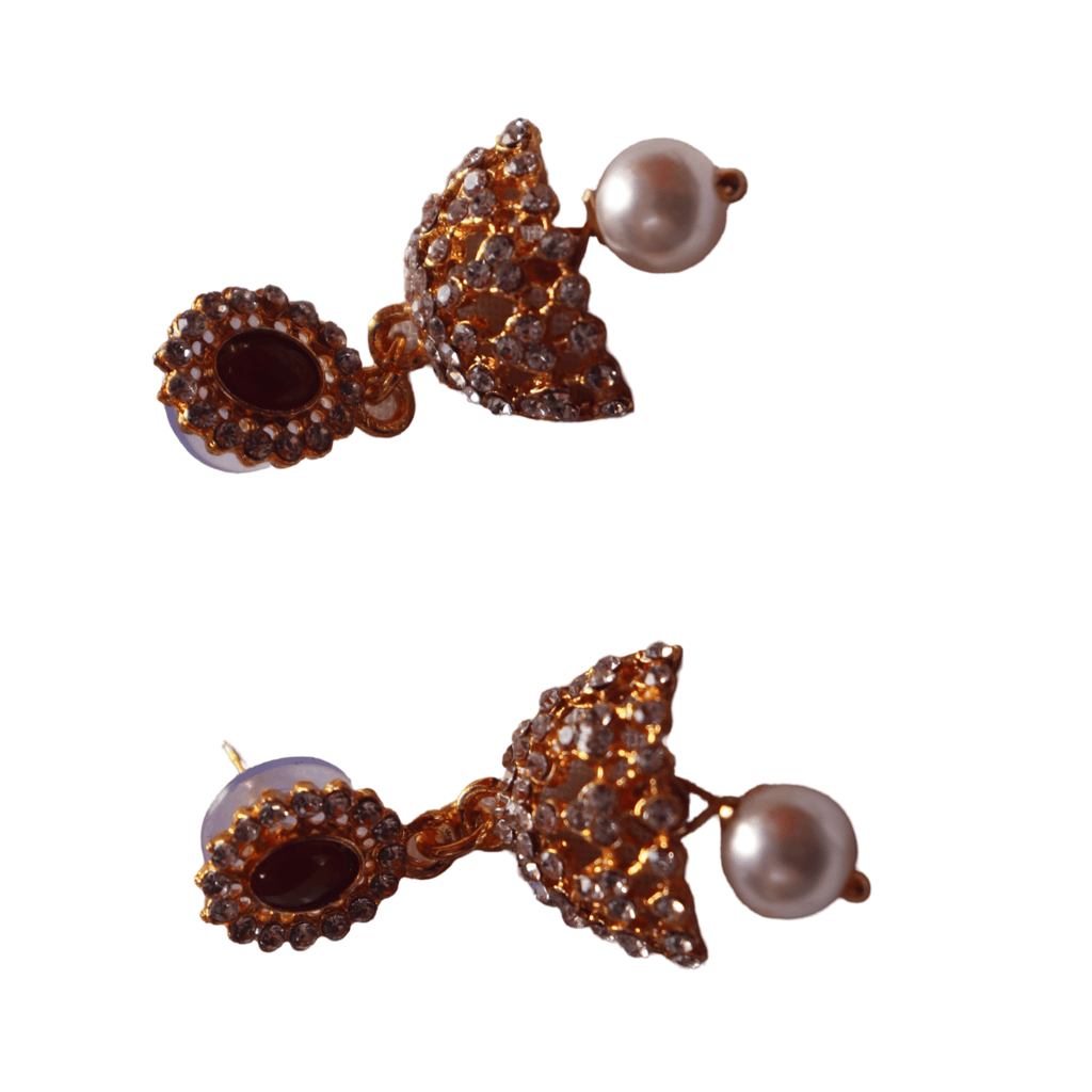 Pearl and Cubic Zirconia Bridal Necklace Set in Gold Plated Alloy