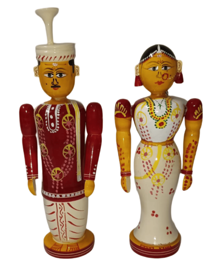 Wooden Indian Couple Bobblehead Dolls in Traditional Wedding Attire