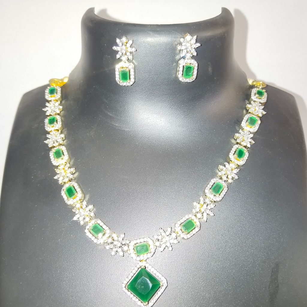American Diamond and Emerald Necklace Set in Gold