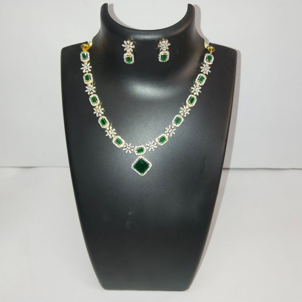 American Diamond and Emerald Necklace Set in Gold