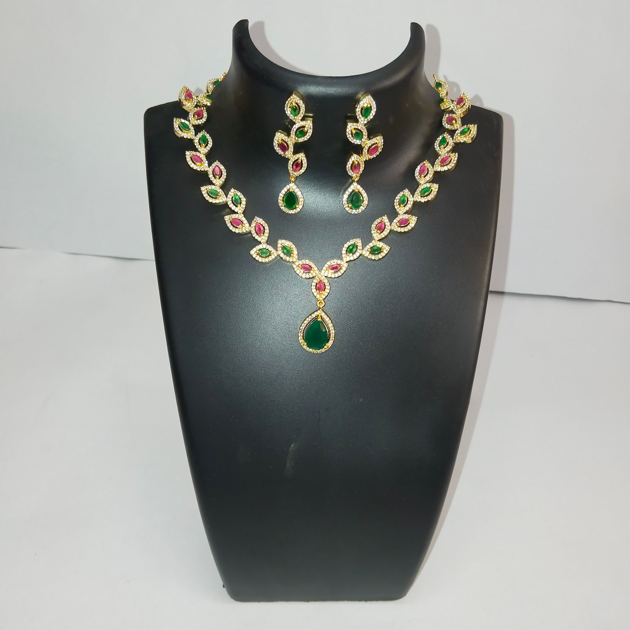 Gold-plated Kundan and Meenakari Necklace Set with Earrings for Women