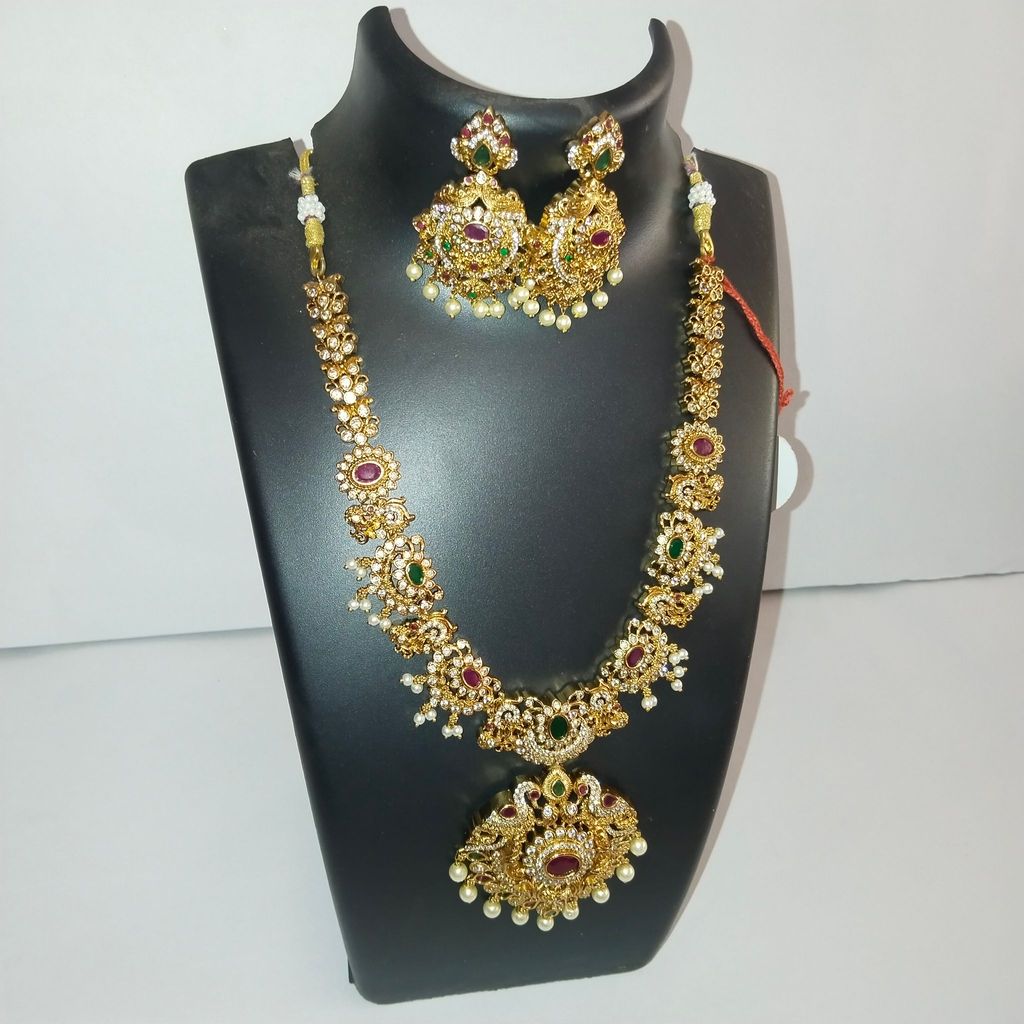 Stunning Antique Gold Necklace Set with Peacock Pendant and Pearl Accents"
