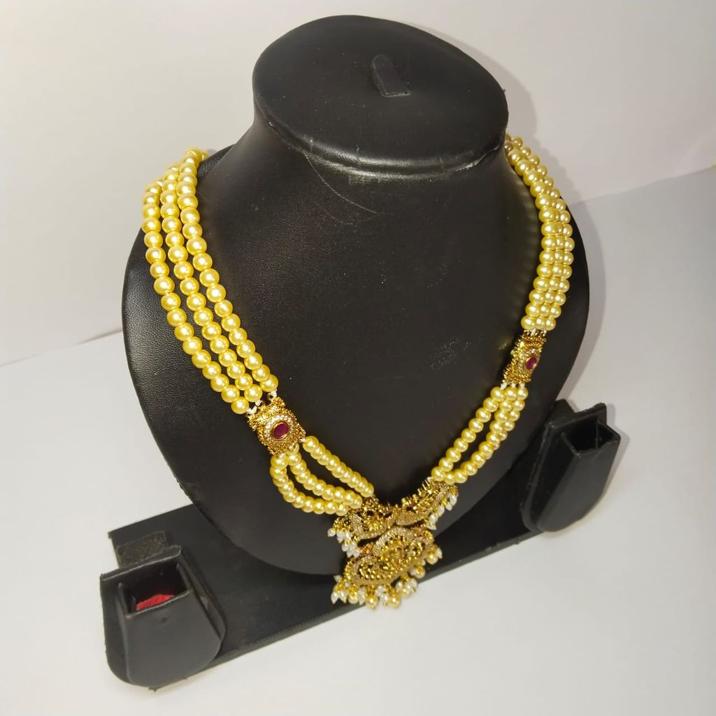 Pearl Necklace Set with Gold Pendant