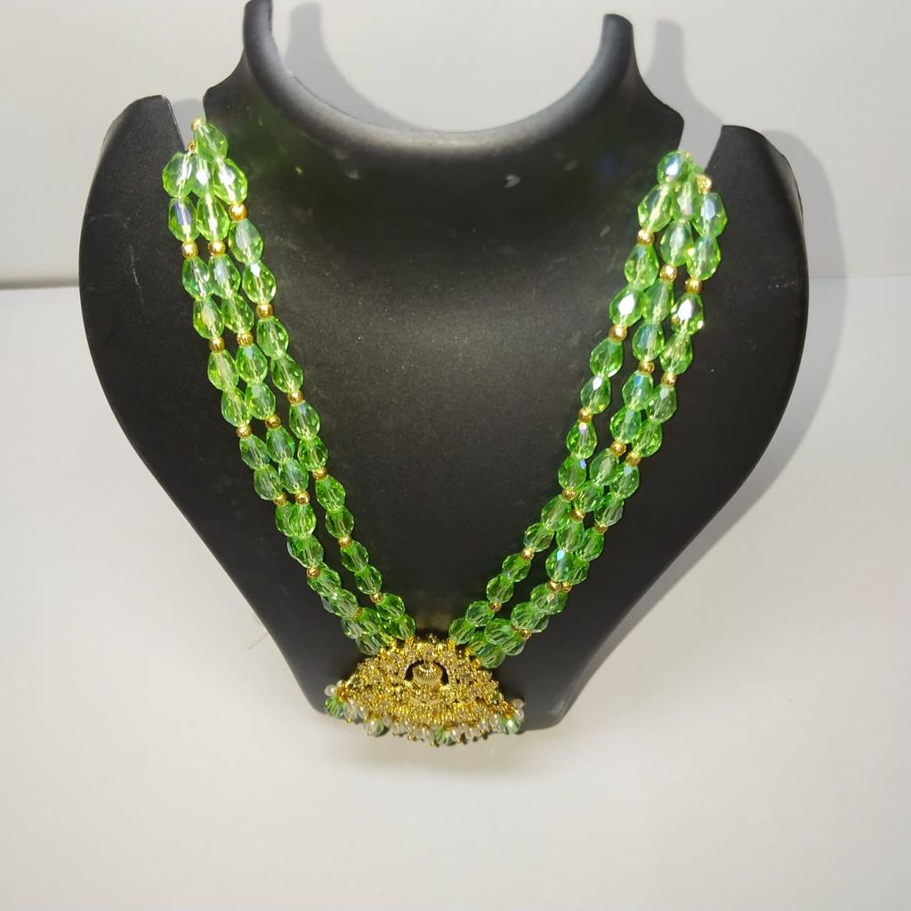 Green Beaded Necklace with Gold Pendant