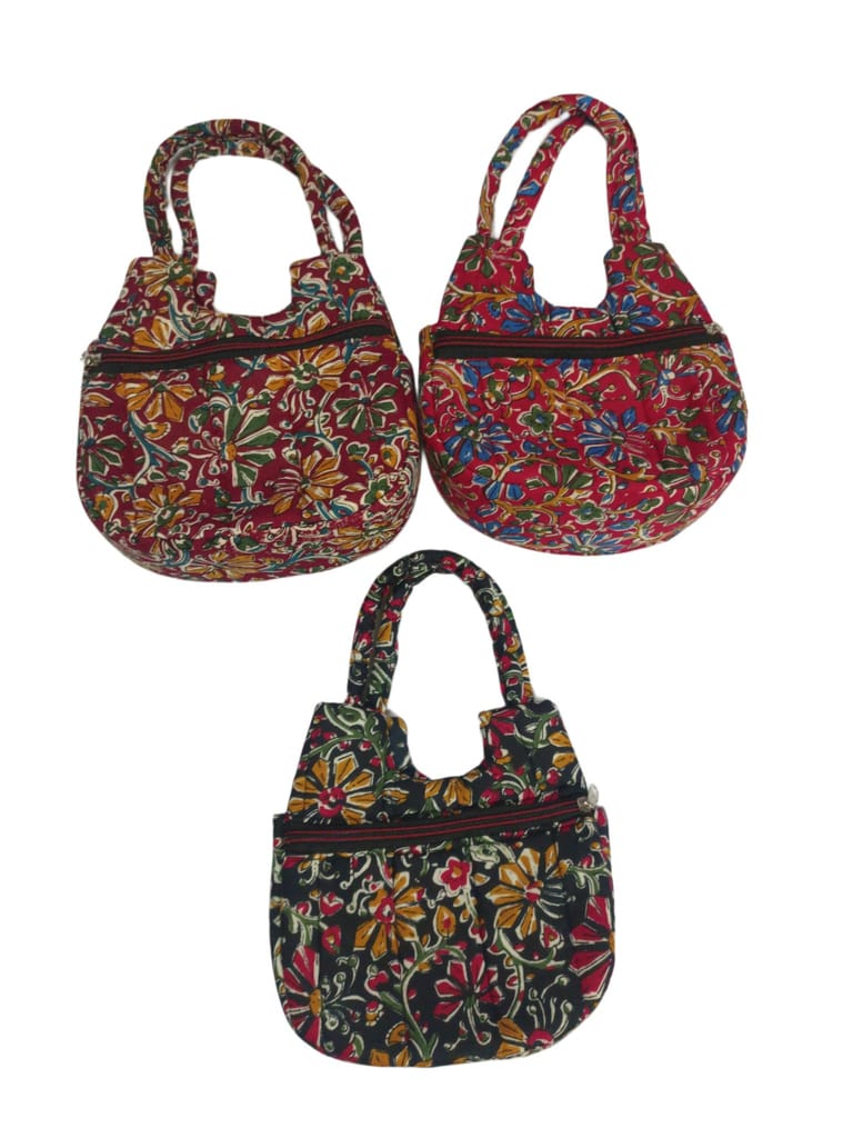 Kalankari Shoulder Bag with Zipper Closure