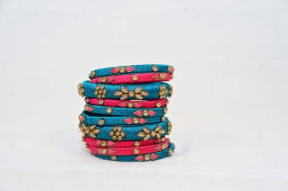 Set of 8 bangles in blue and pink
