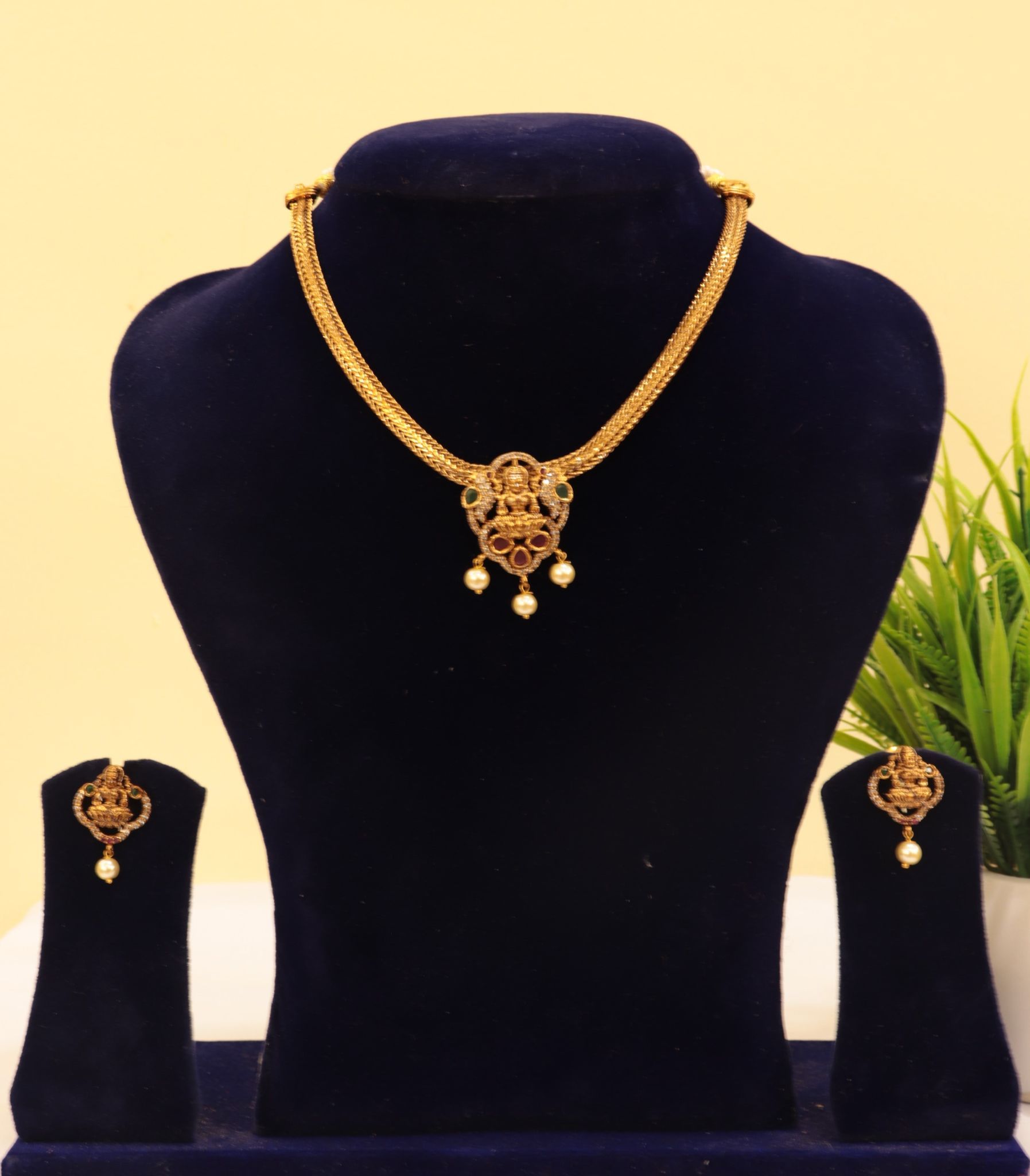 Traditional Indian Gold Plated Temple Jewellery Necklace Set with Earrings for Women