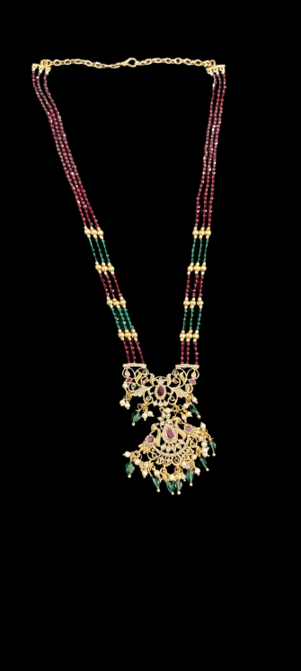 Gold-plated traditional necklace set with maroon beads