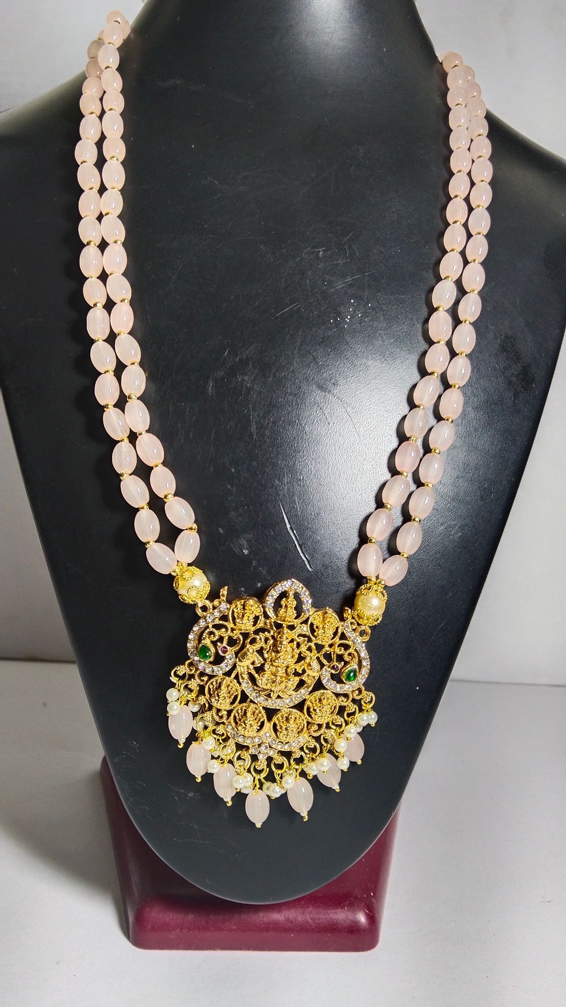 "Stunning Antique Gold Pendant Necklace with Pink Beads"