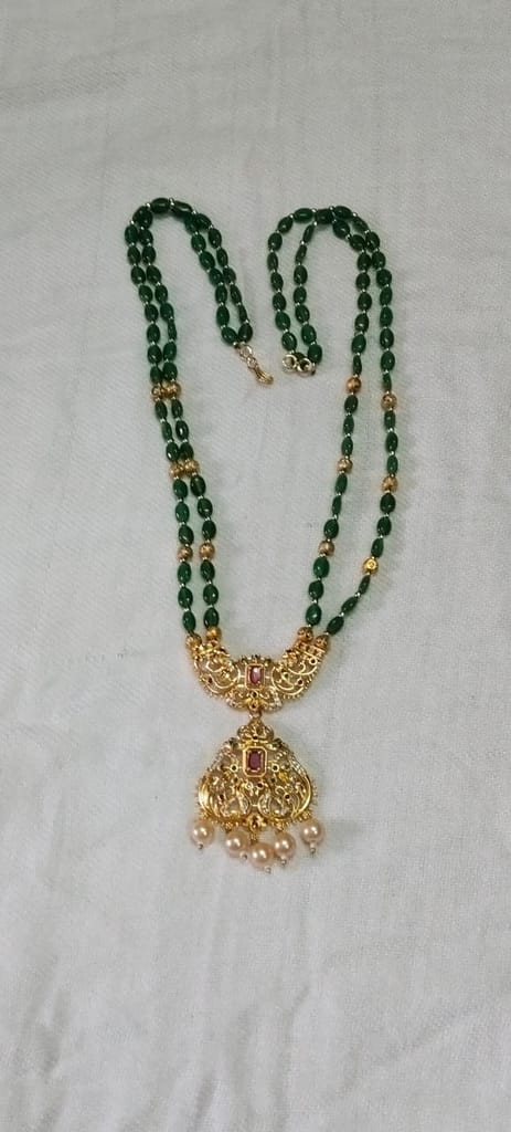 "Stunning Gold Pendant Necklace with Green Beads and Pearl Accents" - Jewellery Sets | Buy online on ZillyBuy