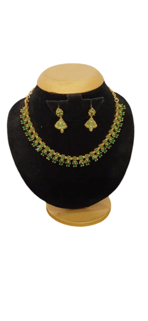 Gold-plated green stone necklace set