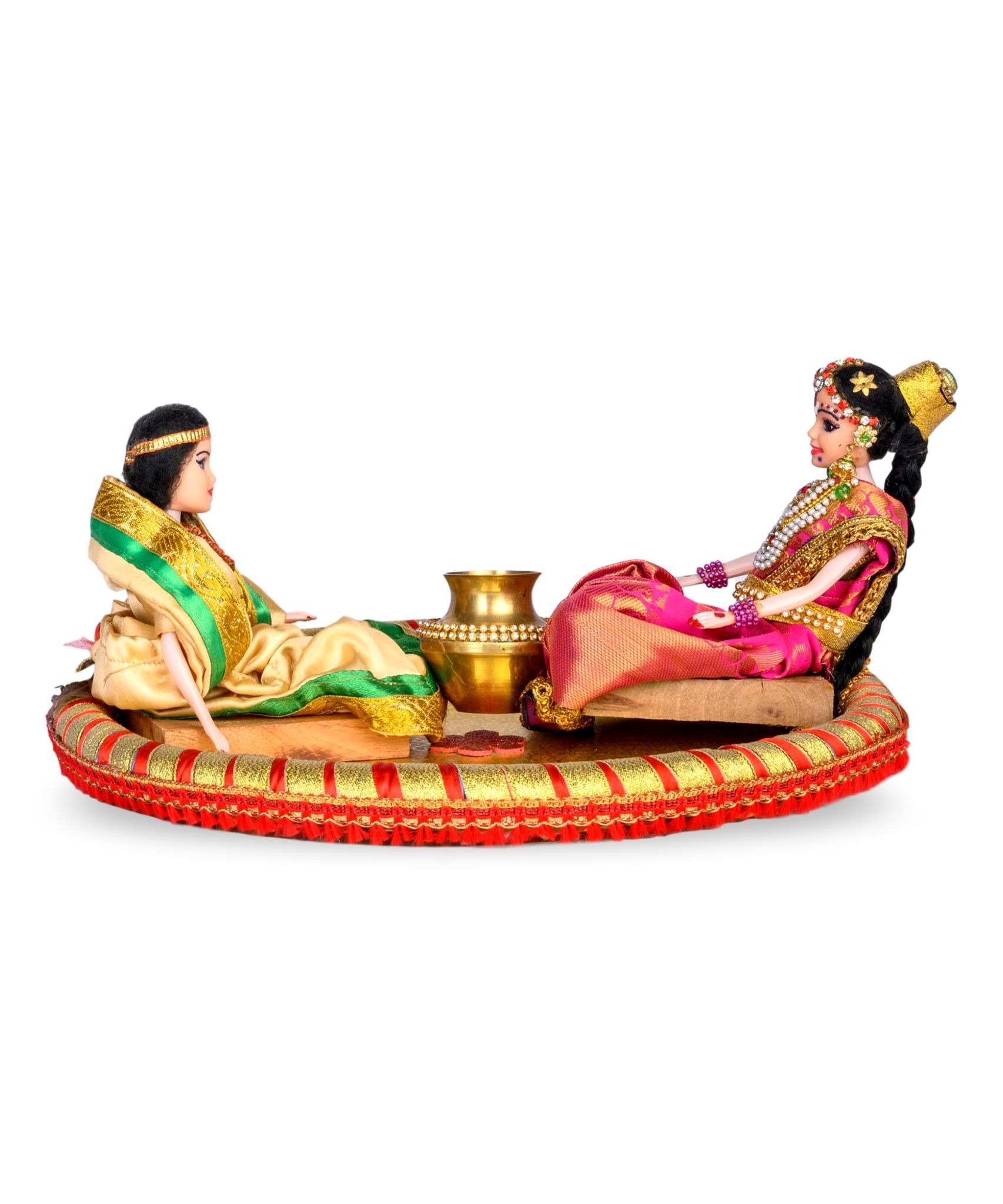 Indian Wedding Couple Dolls in Traditional Marathi Wedding Attire