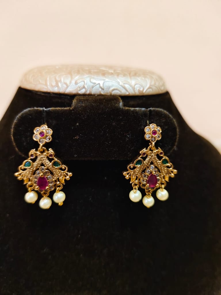 "Stunning Antique Gold Necklace Set with Peacock Earrings and Pearls"