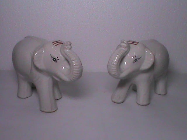 Peengan  A Pair of Vintage White Ceramic Elephant Figurines