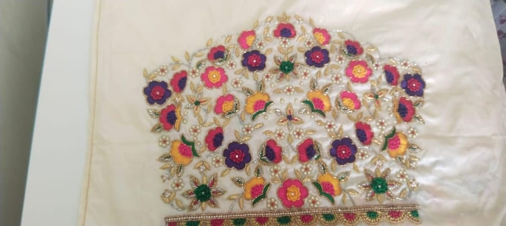 Ivory Silk Saree Blouse With Floral Embroidery