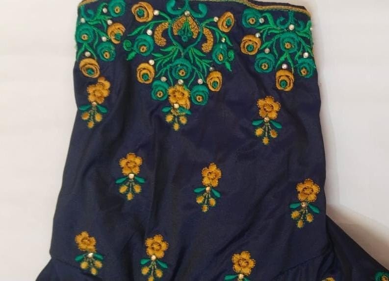 COMPUTER embroidery blouse